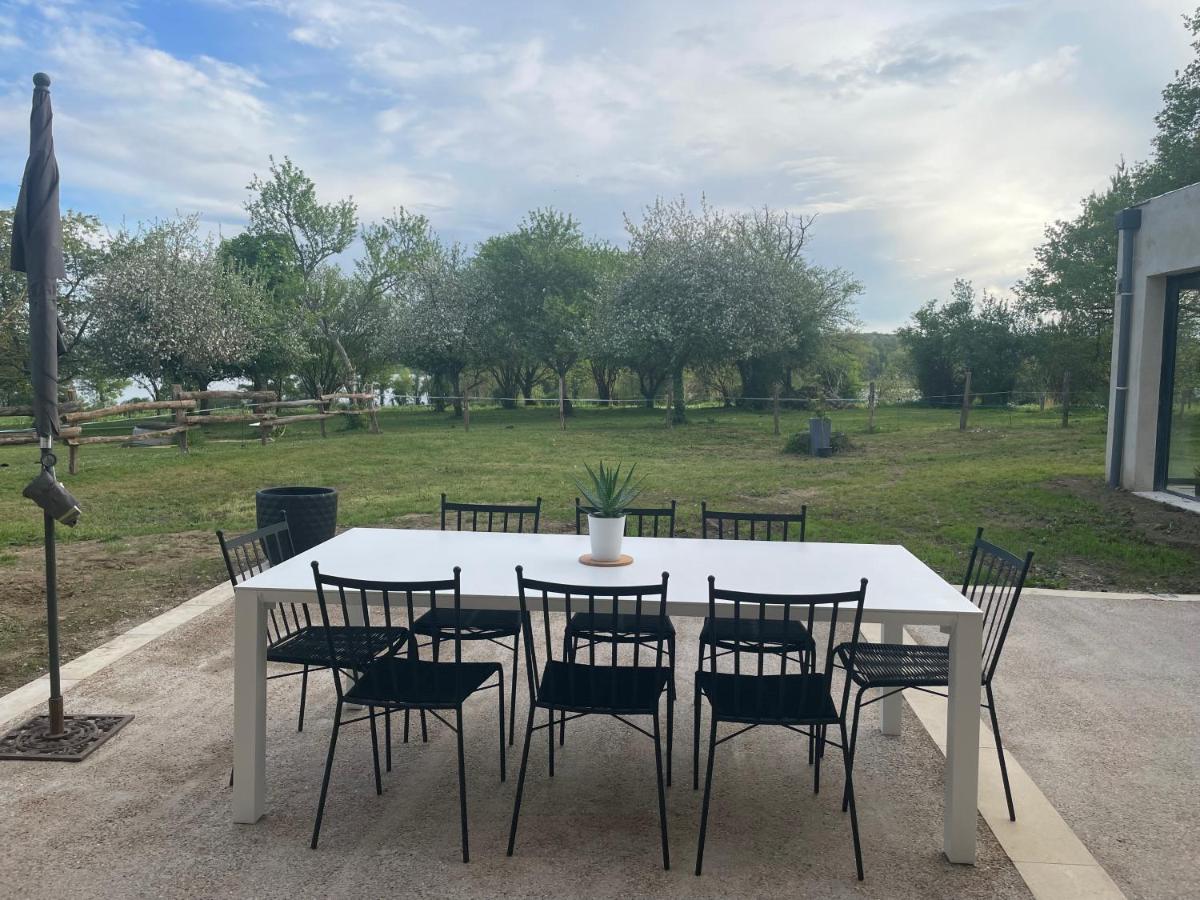Gite A La Campagne Au Bord D'Un Lac 8 Personnes Saint-Quentin-sur-Charente Bagian luar foto
